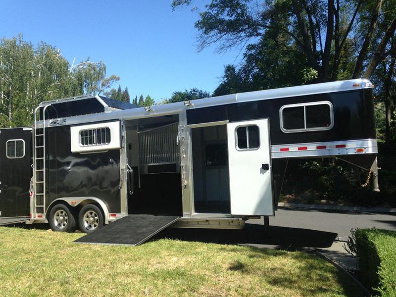 CUSTOM UPGRADED 2015 WARMBLOOD DELUXE REVERSE SLANT LOAD CUSTOM UPGRADED 2015 WARMBLOOD DELUXE REVERSE SLANT LOAD