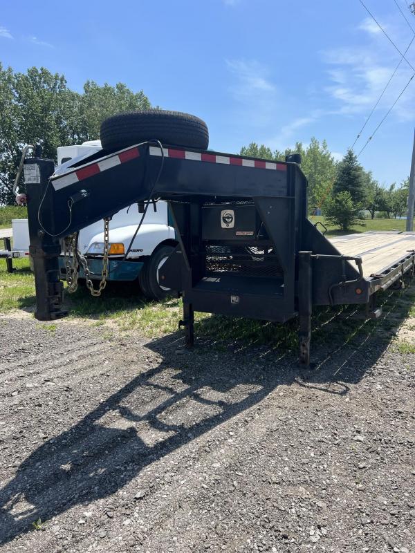 2016 Big Tex Gooseneck Tandem Axle Trailer w/ Mega Ramps 2016 Big Tex Gooseneck Tandem Axle Trailer w/ Mega Ramps