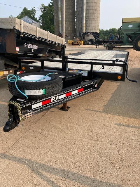 2020 PJ Trailers T8 Deckover Tilt Trailer 2020 PJ Trailers T8 Deckover Tilt Trailer