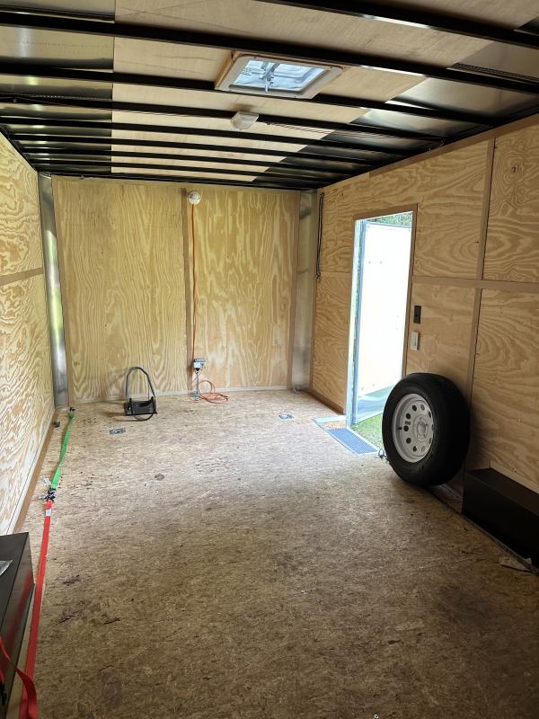 used Cargo (Enclosed) Trailers Interstate  for sale, in Spring Grove, IL Thumbnail 4