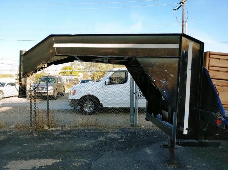 2000 8' x 20' Gooseneck Flatbed Trailer 2000 8' x 20' Gooseneck Flatbed Trailer