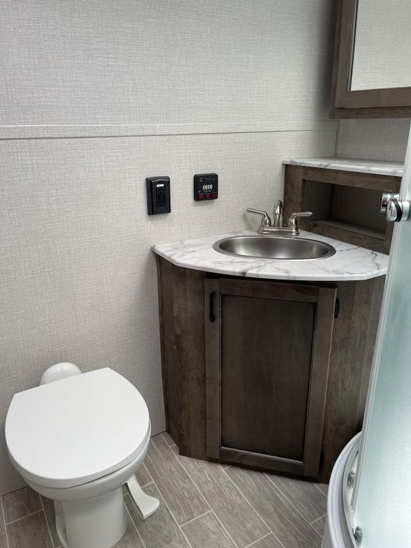 used Travel Trailers Venture Sonic Lite for sale, in Santa Cruz, CA Thumbnail 8