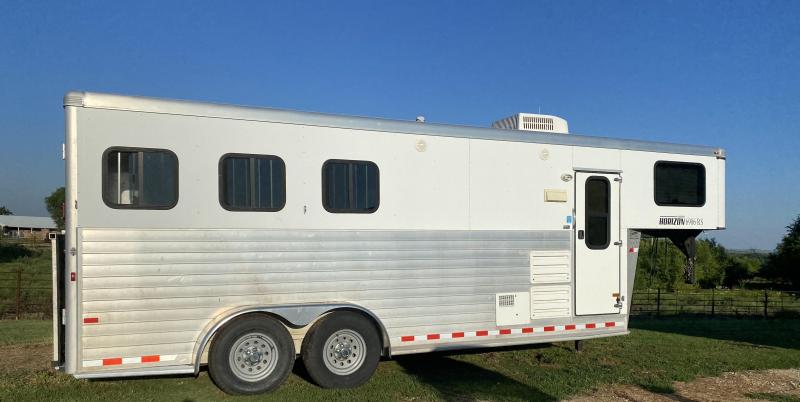 2012 Sundowner 3 Horse Slant Load Gooseneck w/ 6' Living Quarters 2012 Sundowner 3 Horse Slant Load Gooseneck w/ 6' Living Quarters