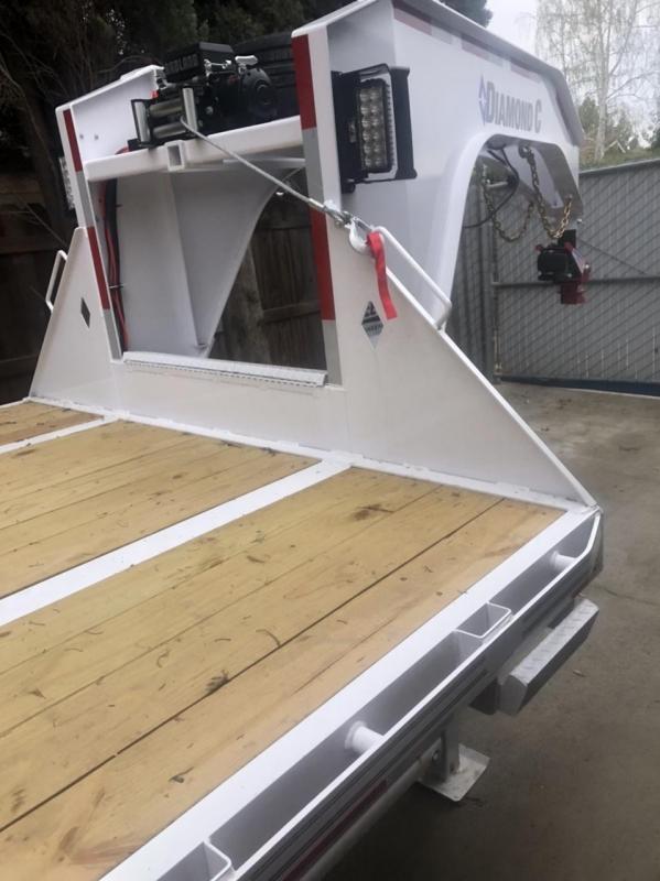 2020 Diamond C FMAX212 102" x 40' Gooseneck Trailer 2020 Diamond C FMAX212 102" x 40' Gooseneck Trailer