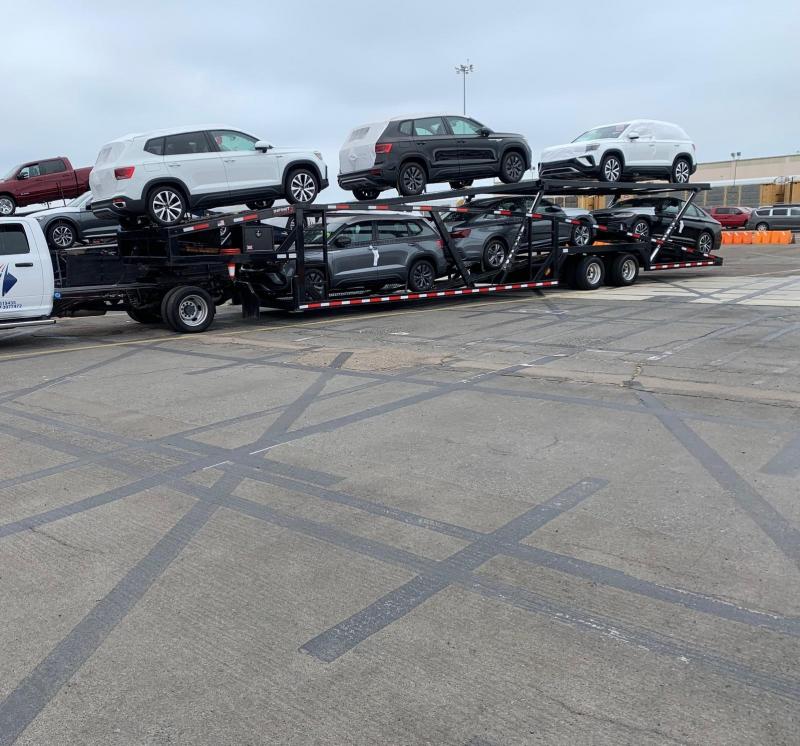 2019 Infinity 6 Car Gooseneck Hauler 25900 GVWR 2019 Infinity 6 Car Gooseneck Hauler 25900 GVWR