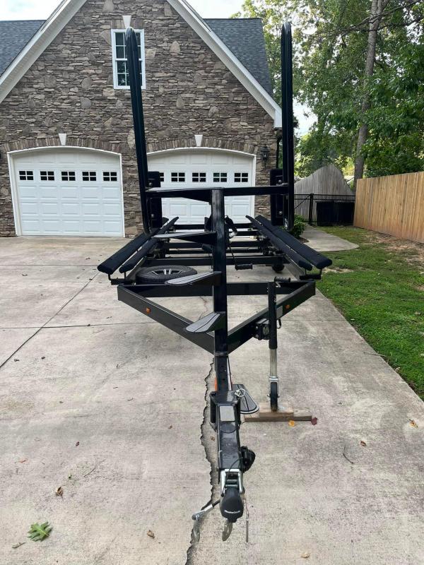 2022 Boatmate 26' Tritoon Boat Trailer 2022 Boatmate 26' Tritoon Boat Trailer