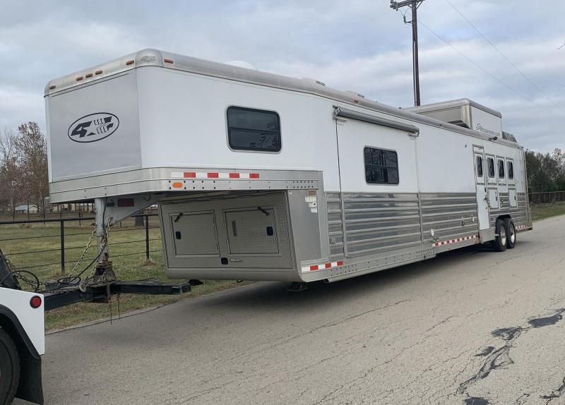 2008 4-Star 4-Horse Slant Load Trailer w/ Living Quarters 2008 4-Star 4-Horse Slant Load Trailer w/ Living Quarters