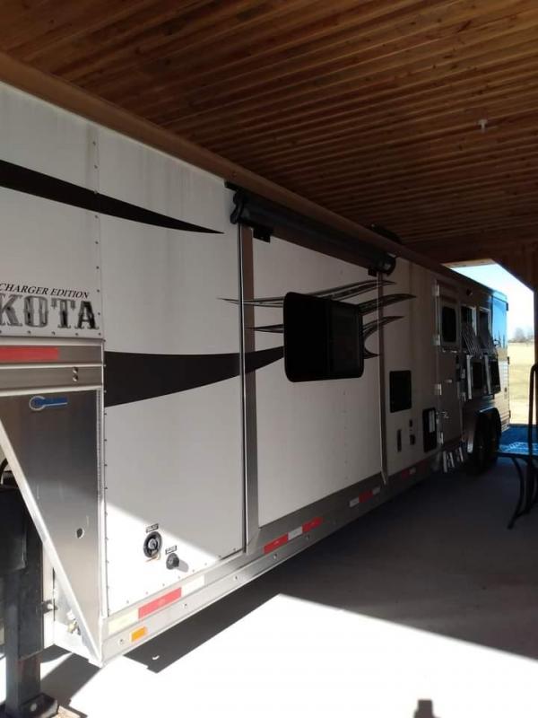 2017 Lakota Charger 3 Horse Trailer w/ 15' Living Quarters 2017 Lakota Charger 3 Horse Trailer w/ 15' Living Quarters