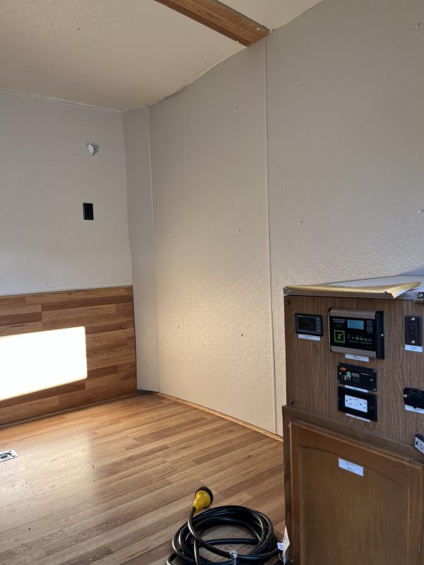 used Cargo (Enclosed) Trailers Interstate 1  for sale, in Lower Lake, CA Thumbnail 6