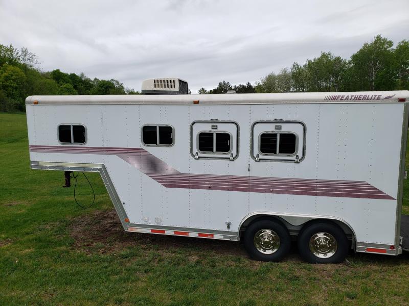 1995 Featherlite 2 Horse Slant Load Gooseneck 1995 Featherlite 2 Horse Slant Load Gooseneck