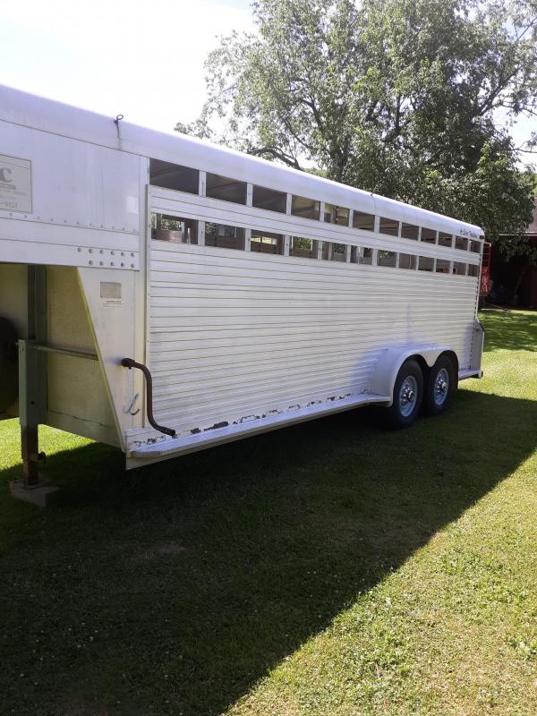 1995 4-Star 20' Livestock Trailer 1995 4-Star 20' Livestock Trailer