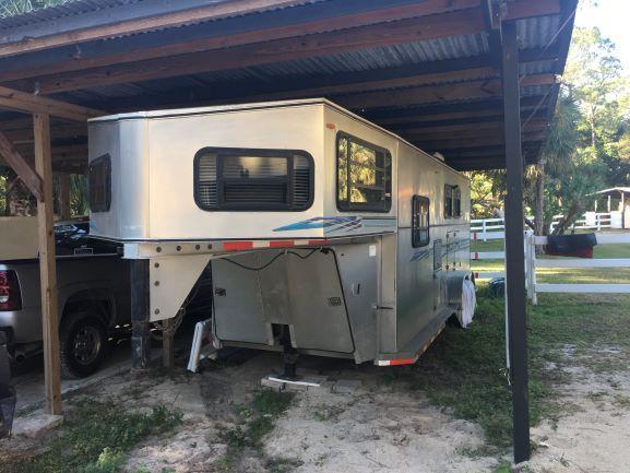 2001 TG Custom Trailer 2 Horse Gooseneck Slant Trailer with Living Quarters 2001 TG Custom Trailer 2 Horse Gooseneck Slant Trailer with Living Quarters