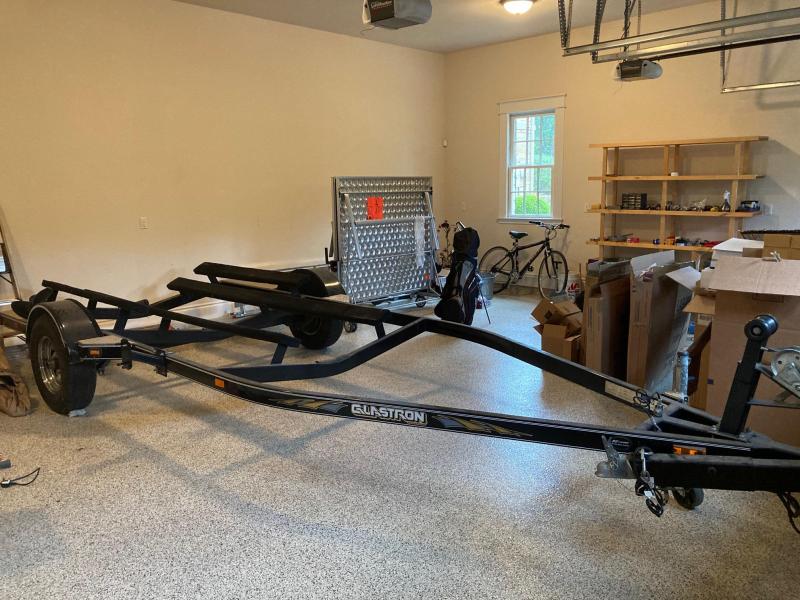 2005 Glasstron EZLO Boat Trailer 2005 Glasstron EZLO Boat Trailer