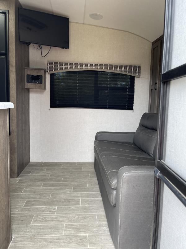 used Travel Trailers Venture Sonic Lite for sale, in Santa Cruz, CA Thumbnail 6