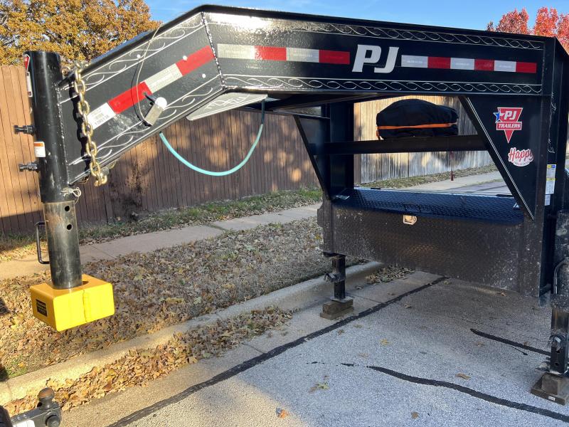 2022 PJ 14K 30ft Gooseneck Trailer with Mega Ramps 2022 PJ 14K 30ft Gooseneck Trailer with Mega Ramps