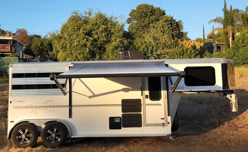 2022 Sundowner Santa Fe 2 Horse Gooseneck with Living Quarters 2022 Sundowner Santa Fe 2 Horse Gooseneck with Living Quarters