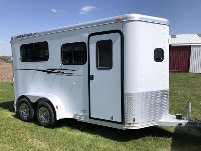 2001 Featherlite All Aluminum 2 Horse Straight Load Trailer 2001 Featherlite All Aluminum 2 Horse Straight Load Trailer