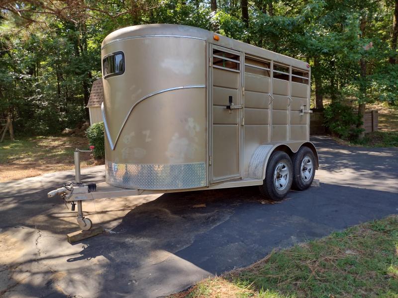 2010 Calico 2 Horse Slant Load Bumper Pull Trailer w/ Dressing Room 2010 Calico 2 Horse Slant Load Bumper Pull Trailer w/ Dressing Room
