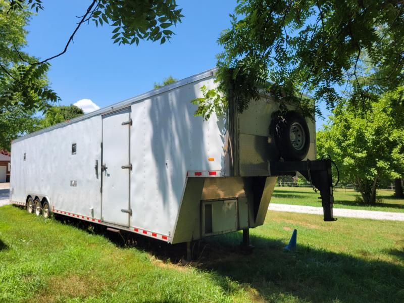 2006 Haulmark 44' Triple Axle Gooseneck Car / Racing Trailer 2006 Haulmark 44' Triple Axle Gooseneck Car / Racing Trailer