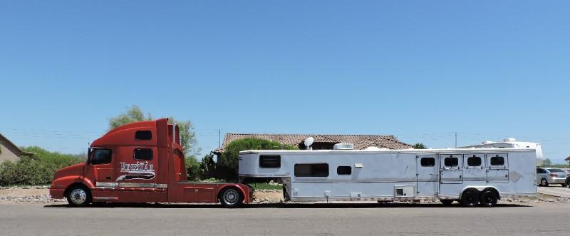 1999 Sundowner Sierria 8014 Living Quarter 4 Horse Trailer 1999 Sundowner Sierria 8014 Living Quarter 4 Horse Trailer