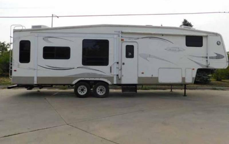 2006 Keystone Montana Mountaineer 36' Fifth Wheel 2006 Keystone Montana Mountaineer 36' Fifth Wheel