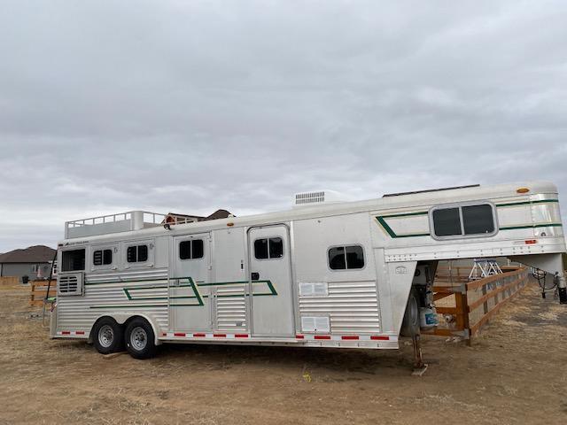 1998 Elite 3H Slant Trailer w/ 12' LQ 1998 Elite 3H Slant Trailer w/ 12' LQ
