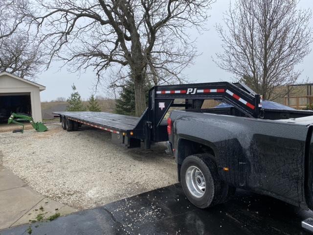2017 PJ 102" x 40' Gooseneck Flatbed Trailer 2017 PJ 102" x 40' Gooseneck Flatbed Trailer