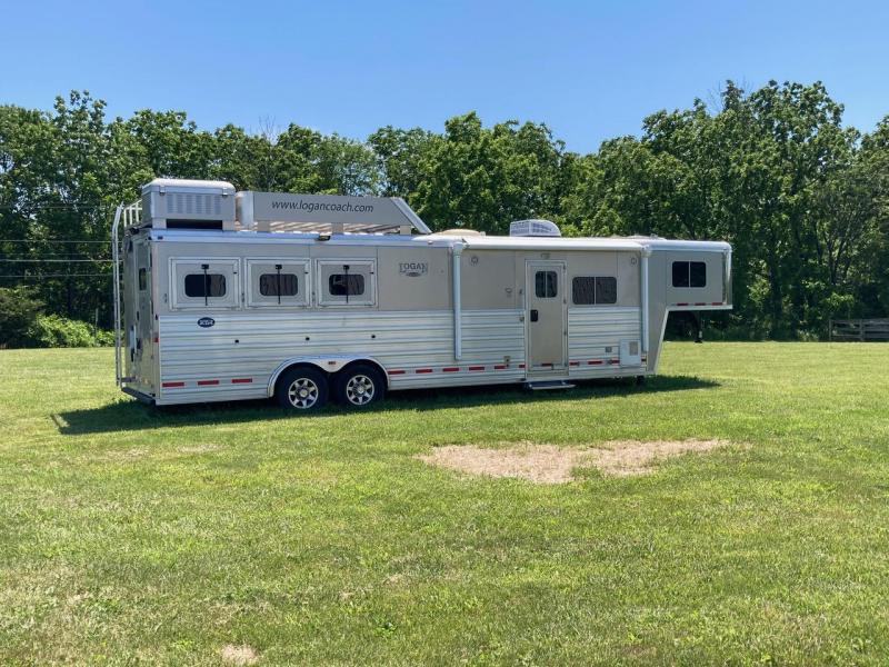 2014 Logan Coach XT Ultra 3 Horse Trailer w/ 11' Short Wall 2014 Logan Coach XT Ultra 3 Horse Trailer w/ 11' Short Wall
