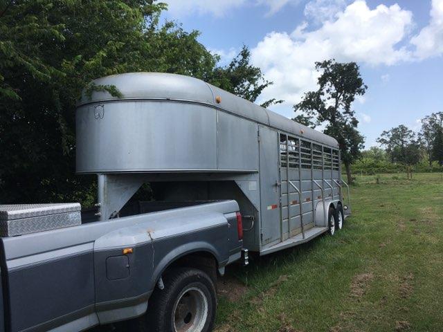 1999 WW 4 Horse Slant Steel Trailer w/ Tack Room 1999 WW 4 Horse Slant Steel Trailer w/ Tack Room