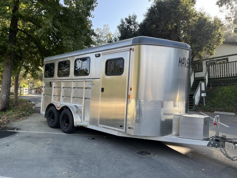 2022 Maverick Lite DLX Aluminum 3 Horse Trailer 2022 Maverick Lite DLX Aluminum 3 Horse Trailer