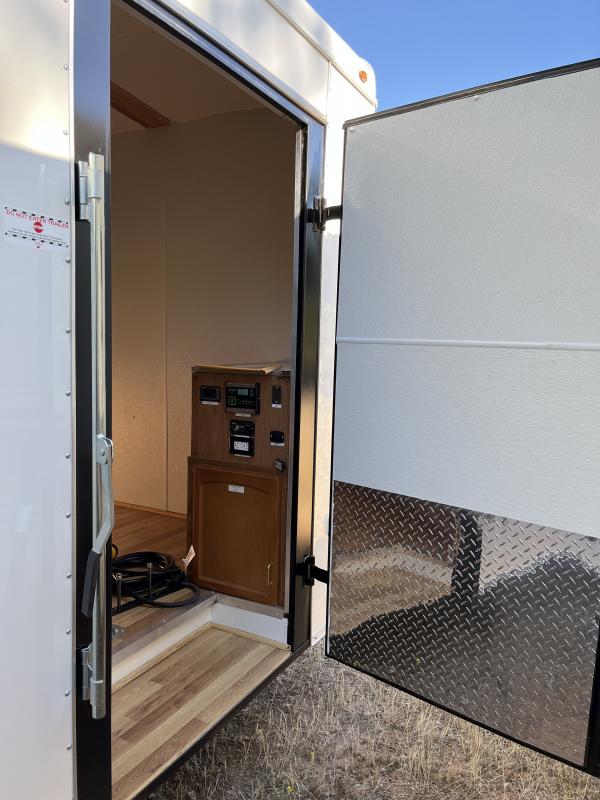 used Cargo (Enclosed) Trailers Interstate 1  for sale, in Lower Lake, CA Thumbnail 7