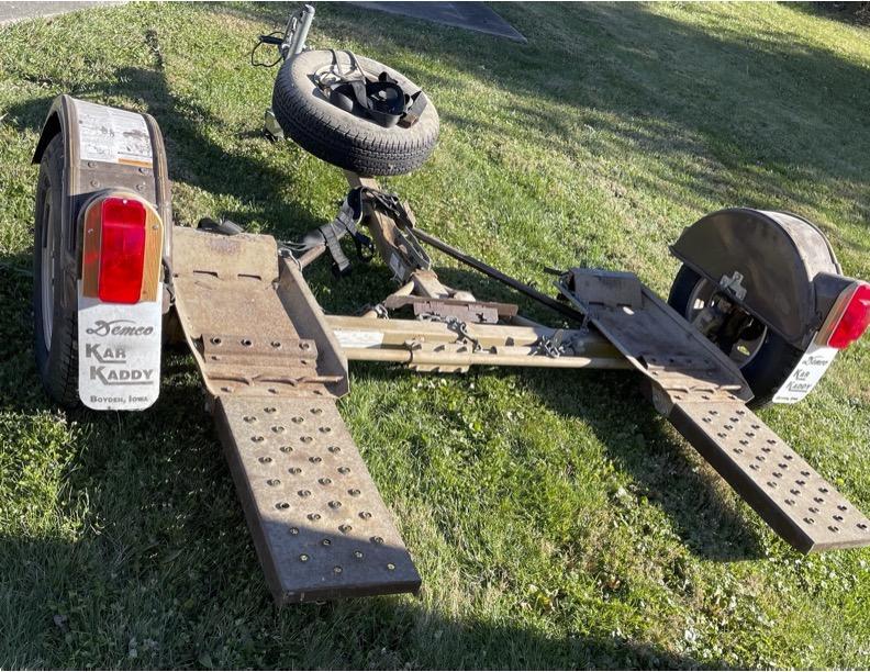 2000 Demco Kar Kaddy 260 Tow Dolly 2000 Demco Kar Kaddy 260 Tow Dolly