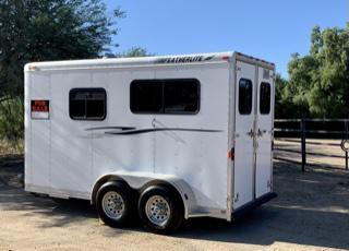 2001 Featherlite 2 Horse Bumper Pull Trailer 2001 Featherlite 2 Horse Bumper Pull Trailer