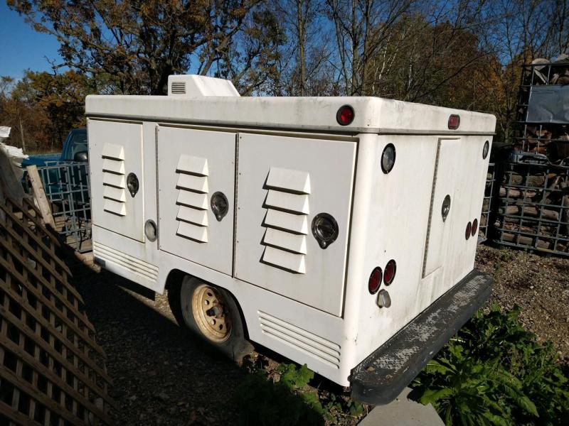 2015 Custom 6 Compartments Dog Trailer 2015 Custom 6 Compartments Dog Trailer