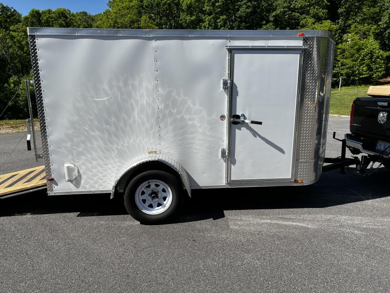 2017 Leonard 5x10 Single Axle V-nose Enclosed Cargo 2017 Leonard 5x10 Single Axle V-nose Enclosed Cargo