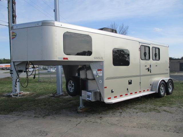 2020 Sundowner Santa Fe 2 Horse Slant Load GooseneckTrailer 2020 Sundowner Santa Fe 2 Horse Slant Load GooseneckTrailer