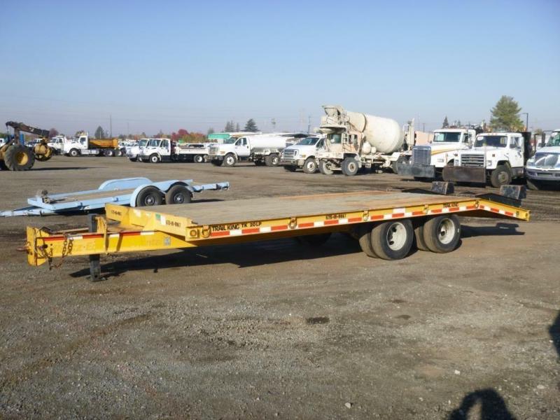 YELLOW 2013 Trail King TK20LP-242 Equipment Trailer YELLOW 2013 Trail King TK20LP-242 Equipment Trailer