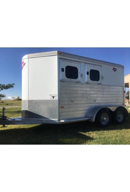 2012 Hart 2 Horse Show Style Slant Load Trailer 2012 Hart 2 Horse Show Style Slant Load Trailer