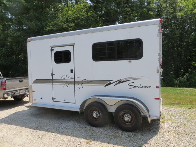 2000 Sundowner ValueLite Straight Load Horse Trailer w/ Tack Room 2000 Sundowner ValueLite Straight Load Horse Trailer w/ Tack Room