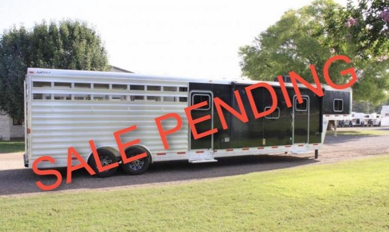 2017 Exiss Trailers STC 8034 Livestock Trailer 2017 Exiss Trailers STC 8034 Livestock Trailer