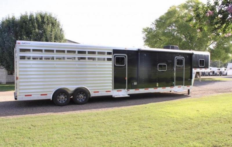 2017 Exiss Trailers STC 8034 Livestock Trailer 2017 Exiss Trailers STC 8034 Livestock Trailer