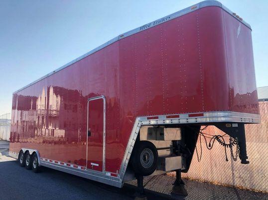 2002 40ft Featherlite Aluminum Trailer 2002 40ft Featherlite Aluminum Trailer