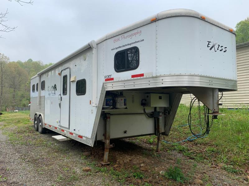 2008 Exiss Sport 3 Horse Slant Load Trailer w/ Living Quarters 2008 Exiss Sport 3 Horse Slant Load Trailer w/ Living Quarters