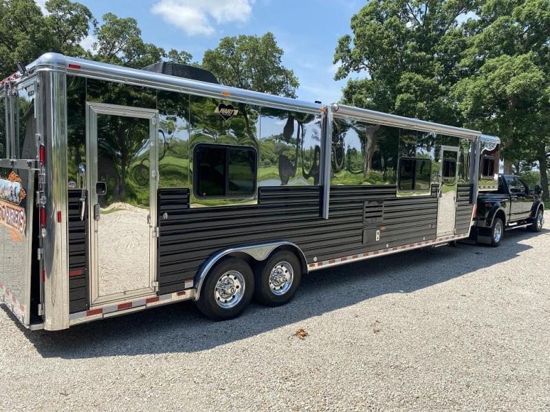 2018 Hart Custom Built 29' Toy Hauler w/ Outlaw Interior 2018 Hart Custom Built 29' Toy Hauler w/ Outlaw Interior