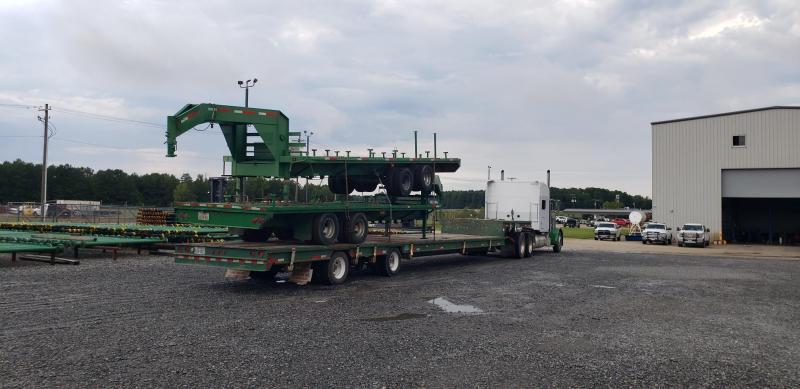 (3) x 2013 25' Goosenek Flat Deck Trailers 24K GVWR (3) x 2013 25' Goosenek Flat Deck Trailers 24K GVWR