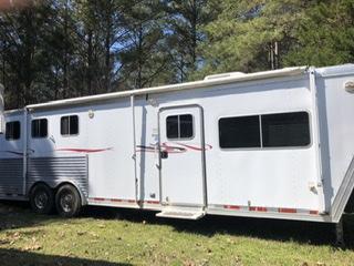 2006 Featherlite 8581 3 Horse All Aluminum Slant Load Trailer w/ Ramps 2006 Featherlite 8581 3 Horse All Aluminum Slant Load Trailer w/ Ramps