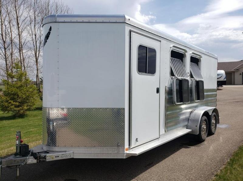 2017 Featherlite 2 Horse Slant Bumper Pull Trailer 2017 Featherlite 2 Horse Slant Bumper Pull Trailer