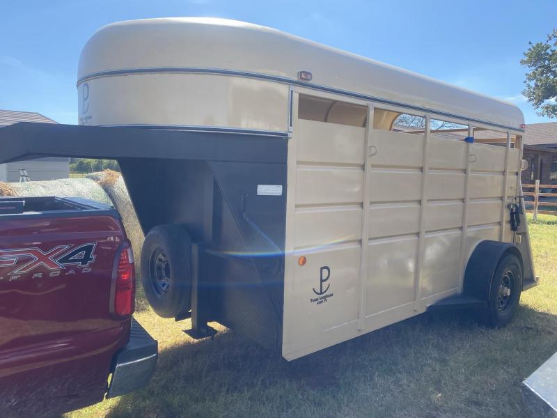 2009 Century 6'8" x 12' Gooseneck Stock / Combo Trailer 2009 Century 6'8" x 12' Gooseneck Stock / Combo Trailer