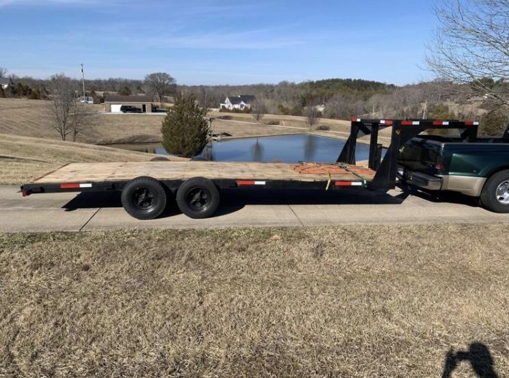 20' Gooseneck Flatbed Trailer 20' Gooseneck Flatbed Trailer