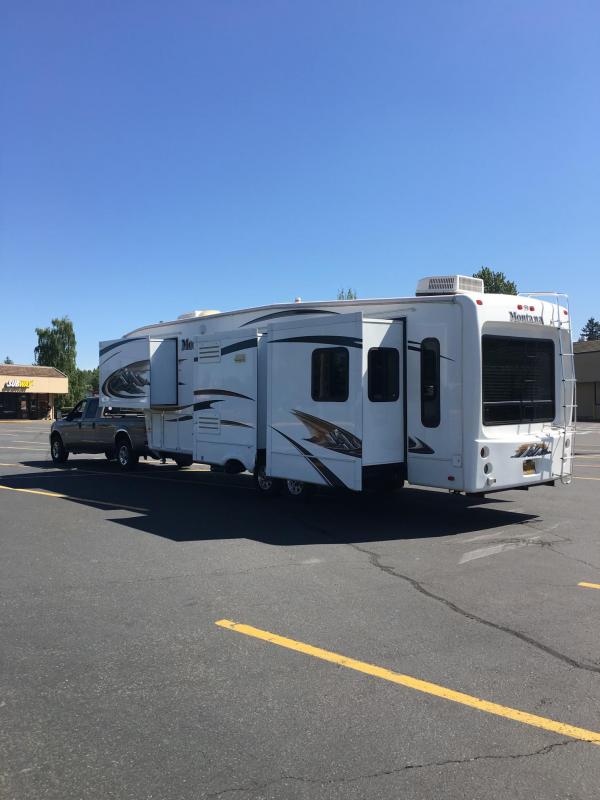 2010 Keystone RV Montana RL3400 Fifth Wheel 2010 Keystone RV Montana RL3400 Fifth Wheel